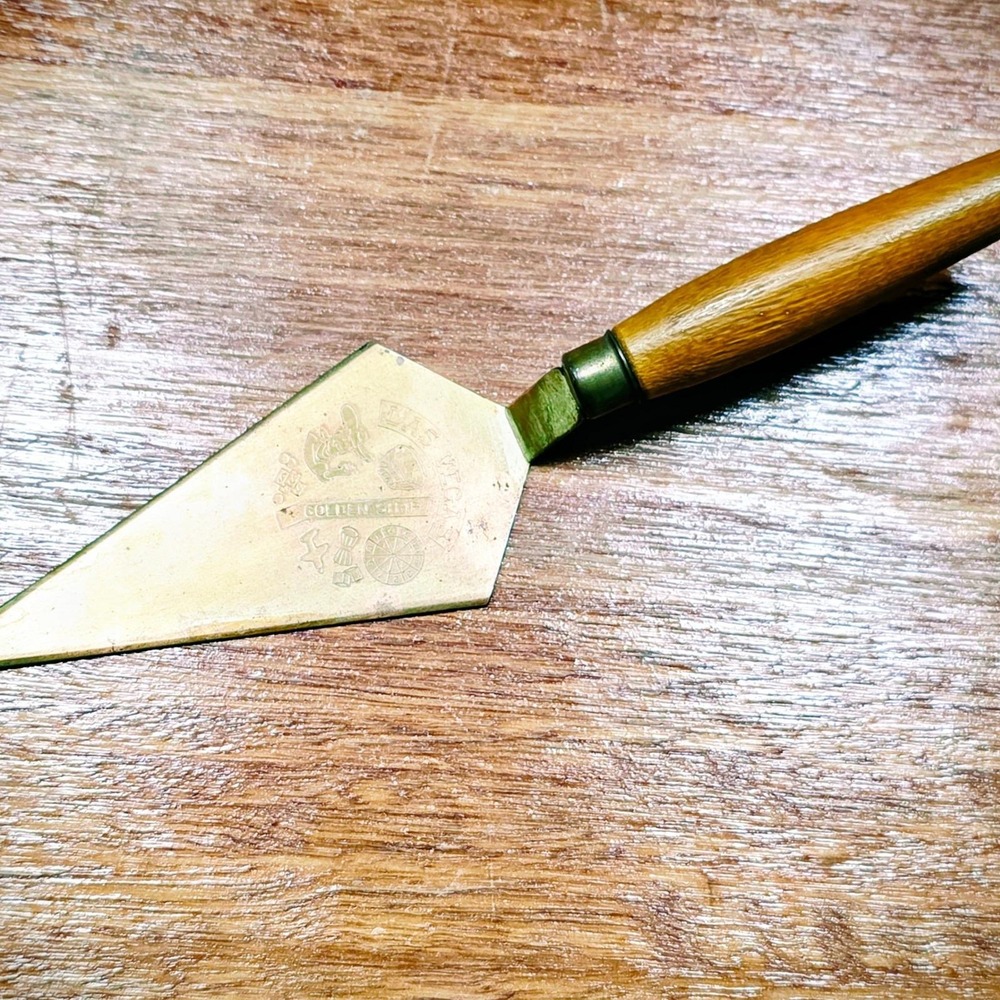 Vintage Las Vegas Golden Strip Brass Pie Server Cake Lifter Wood Handle 10 Inch
